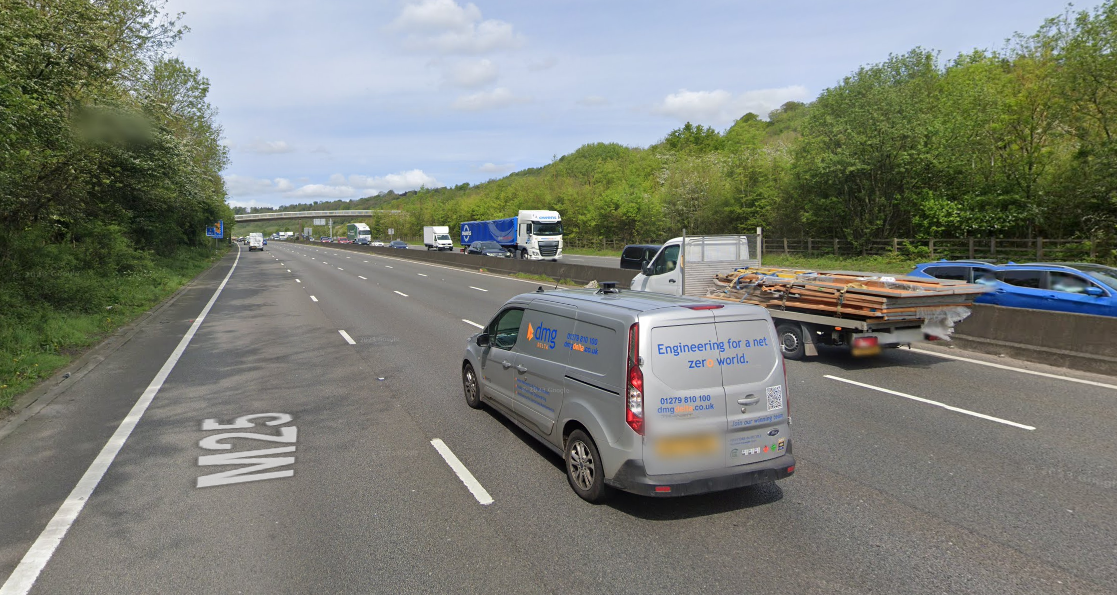 M25 delays three miles of congestions following collision